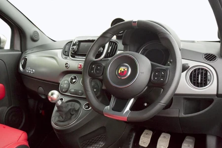 Náhled Abarth 595 1.4 T-Jet 165 Turismo 70th Anniversary Interiér