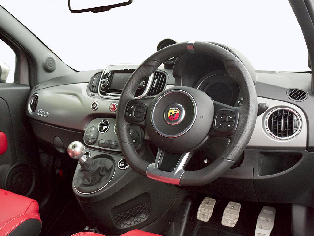 Abarth 595 1.4 T-Jet 165 Turismo 70th Anniversary Interiér