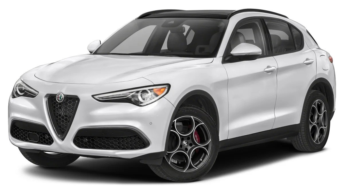 Alfa Romeo Stelvio 2.0T 200hp AWD Sprint Front