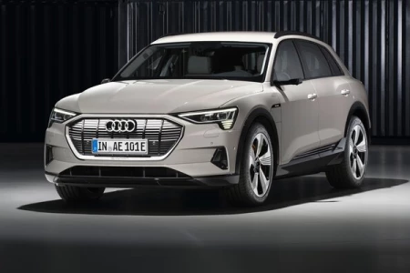 Miniaturansicht von Audi E-tron 50 Quattro S Edition Vorderansicht