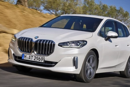 Miniaturansicht von BMW 216d Active Tourer Corporate Executive Vorderansicht