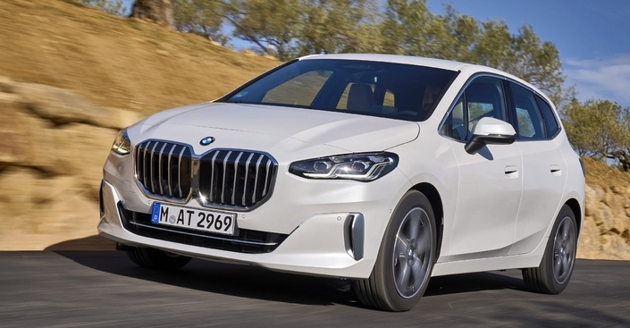 BMW 216d Active Tourer Corporate Executive Vorderansicht