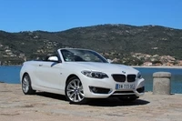 Miniaturansicht von BMW 230i Cabrio Vorderansicht