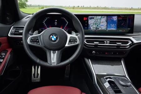 Miniaturansicht von BMW 318i Innere