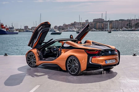 Miniaturansicht von BMW I8 Roadster Rückansicht