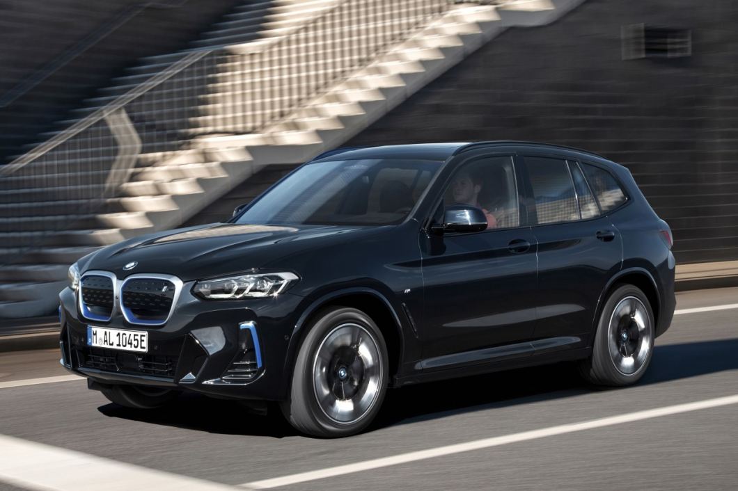 BMW IX3 High Executive Front