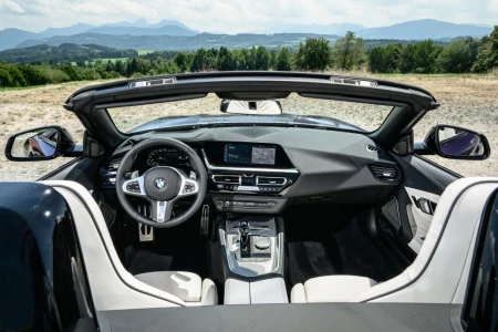 Miniaturansicht von BMW Z4 Roadster SDrive30i Innere