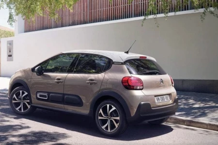Miniaturansicht von Citroen C3 PureTech 83 Feel Rückansicht