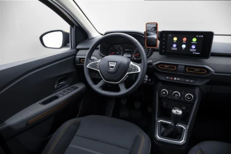 Miniaturansicht von Dacia Sandero Stepway TCe 100 15th Anniversary Innere