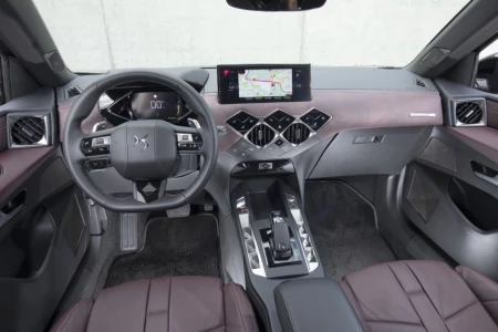 Miniaturansicht von DS DS3 Crossback PureTech 100 Performance Line+ Innere