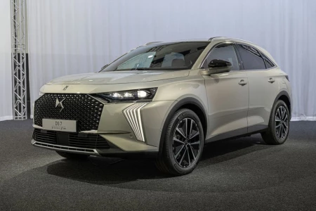Miniaturansicht von DS DS7 Crossback E-Tense 225 Executive Vorderansicht