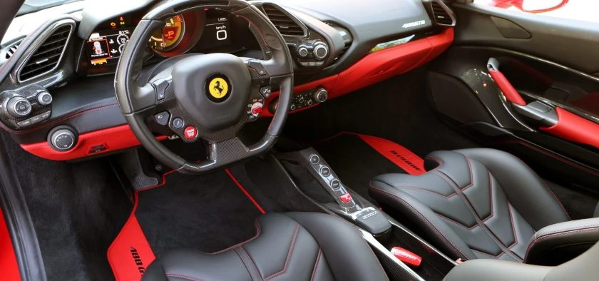 Ferrari 488 GTB Pista Innere