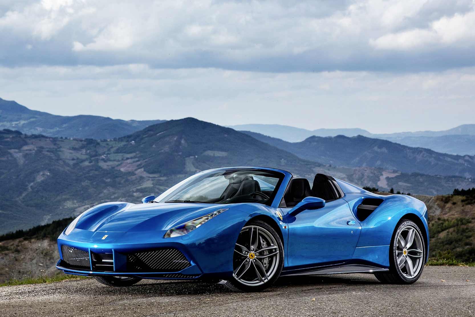Ferrari 488 Spider Pista Vorderansicht