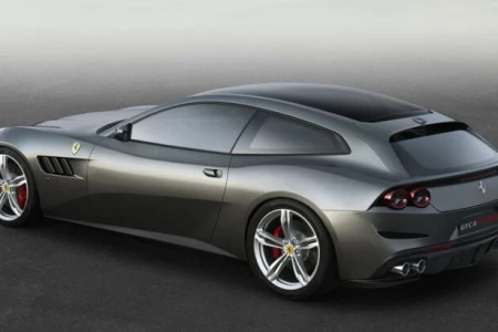 Miniaturansicht von Ferrari GTC4 Lusso V8 Rückansicht