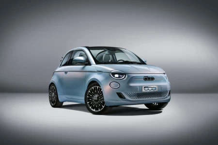 Miniaturansicht von Fiat 500e Action Vorderansicht