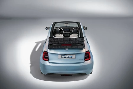 Miniaturansicht von Fiat 500e Action Rückansicht
