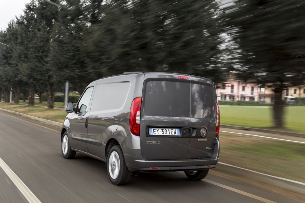 Fiat Doblo Cargo 1.3 MultiJet 95 Rückansicht