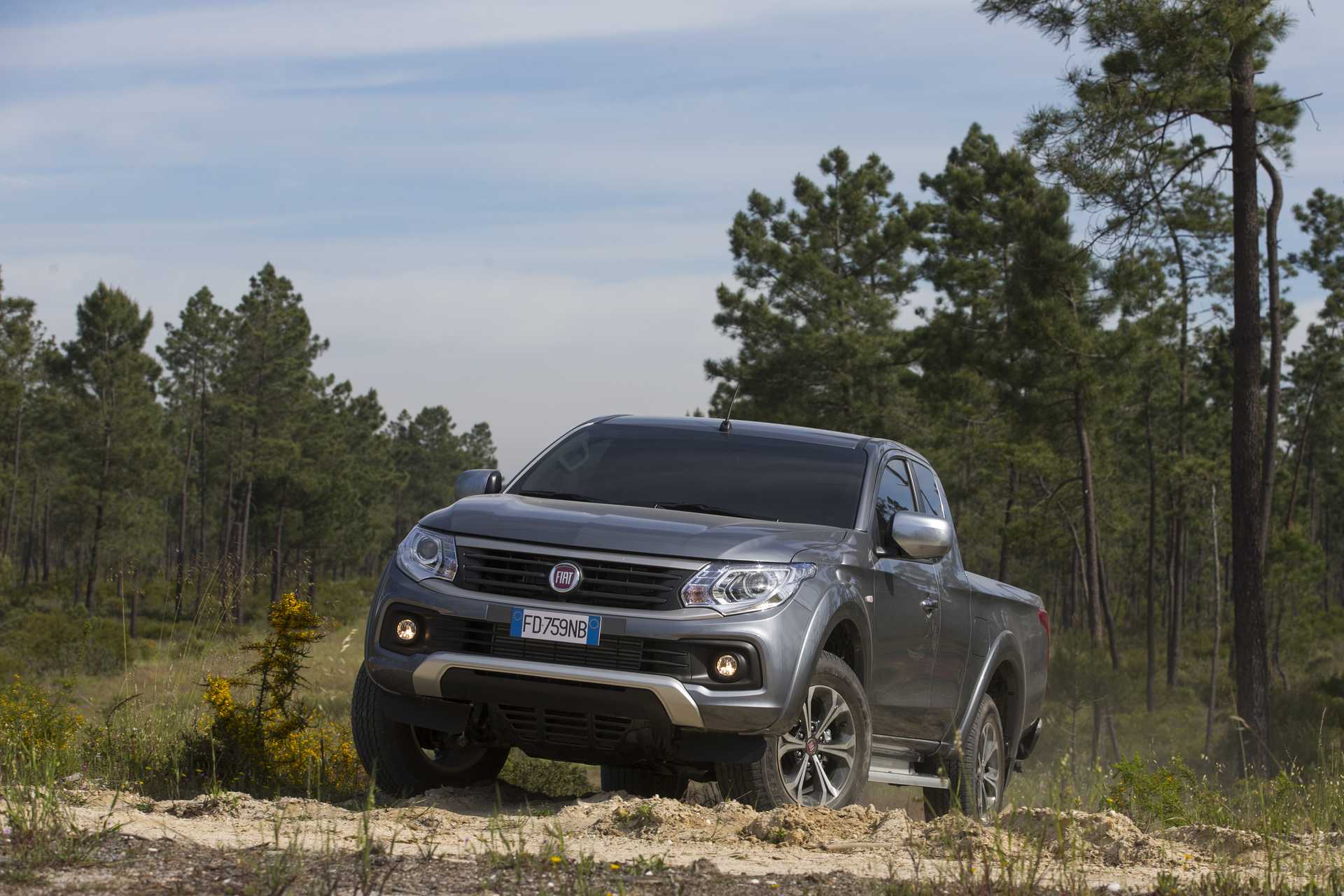Fiat Fullback Extended Cab 150hp SX Front