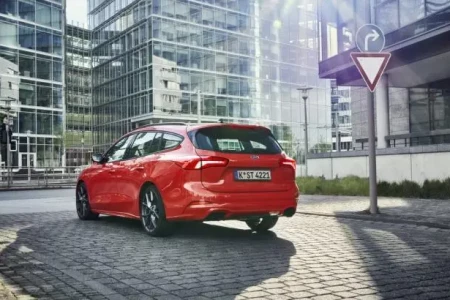 Miniaturansicht von Ford Focus Wagon 1.0 EcoBoost 125hp MHEV ST Line Business Rückansicht