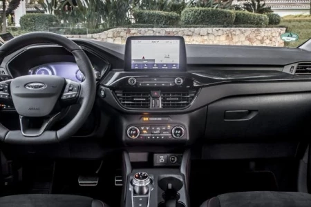 Miniaturansicht von Ford Kuga 1.5 EcoBoost 150hp ST-Line X Innere