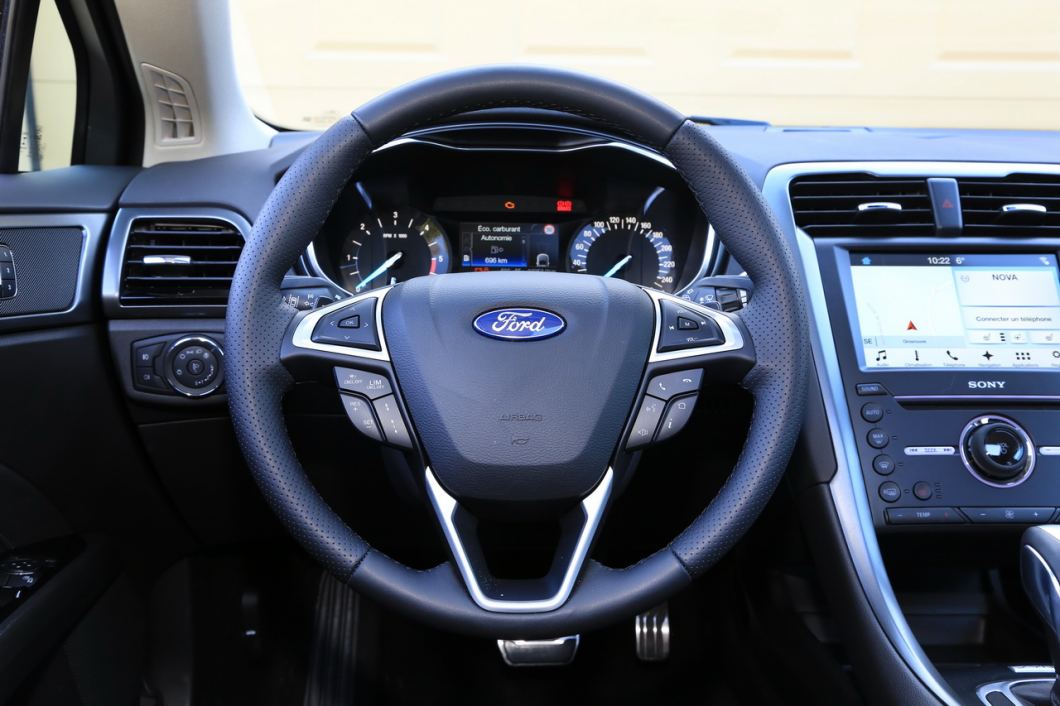 Ford Mondeo Wagon Hybride Vignale Innere