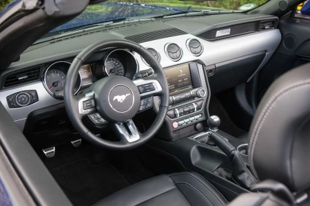 Náhled Ford Mustang Convertible 2.3 EcoBoost Interiér