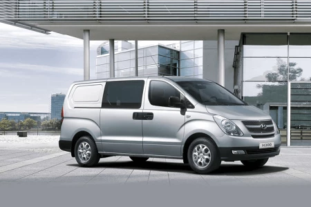Miniaturansicht von Hyundai H300 2.5 CRDi DynamicVersion Vorderansicht