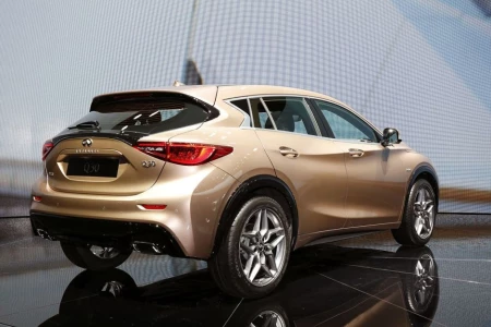 Miniaturansicht von Infiniti Q30 1.6t 115kW Luxe Tech Rückansicht