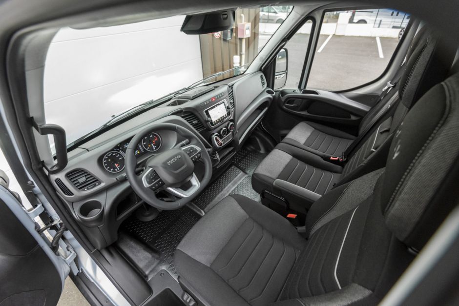 Iveco Daily 35S21V 3520L H2 3.0 Innere