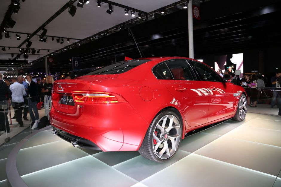 Jaguar XE D200 AWD HSE Rückansicht