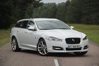 Miniaturansicht von Jaguar XF Sportbrake P250 Dynamic HSE Vorderansicht