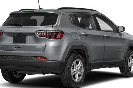 Miniaturansicht von Jeep Compass 1.3T 150 Longitude Rückansicht
