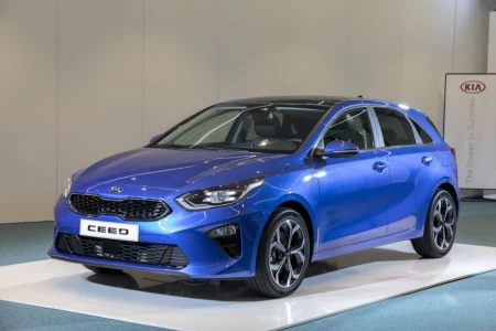 Miniaturansicht von Kia Ceed 1.0 T-GDi GT-Line Edition Vorderansicht