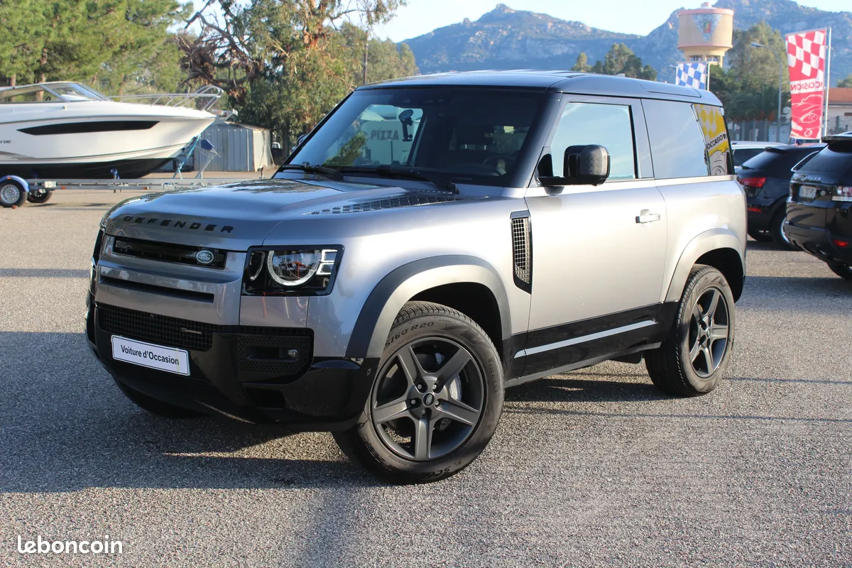 Land Rover Defender 90 D250 First Edition Vorderansicht