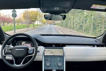 Miniaturansicht von Land Rover Discovery Sport P300e PHEV R-Dynamic HSE Innere