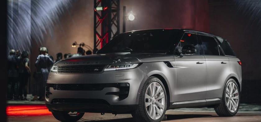 Land Rover Range Rover Sport D350 HST Vorderansicht