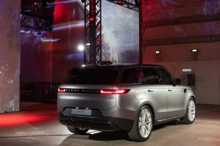 Miniaturansicht von Land Rover Range Rover Sport D350 HST Rückansicht