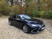 Lexus ES 300h Comfort Line Vorderansicht