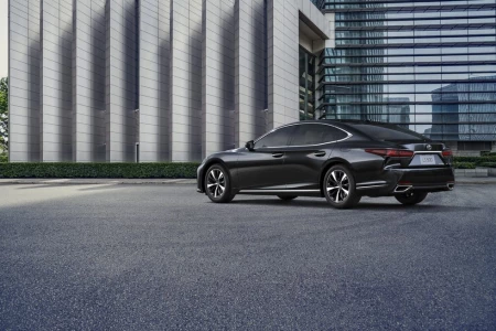 Miniaturansicht von Lexus LS 500h Executive Line Rückansicht