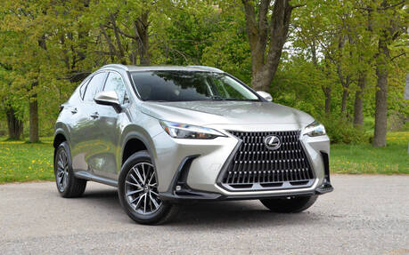 Lexus NX 300h AWD Premium Vorderansicht