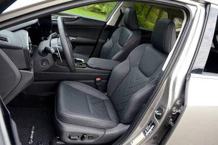 Miniaturansicht von Lexus NX 300h AWD Premium Innere