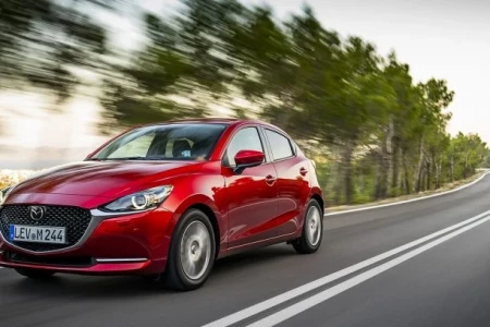 Miniaturansicht von Mazda 2 SkyActiv-G 90 Comfort Vorderansicht