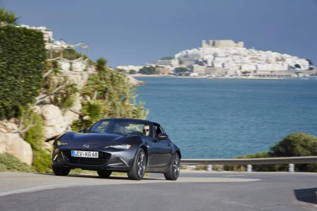 Miniaturansicht von Mazda MX-5 RF SkyActiv-G 132 GT-M Vorderansicht