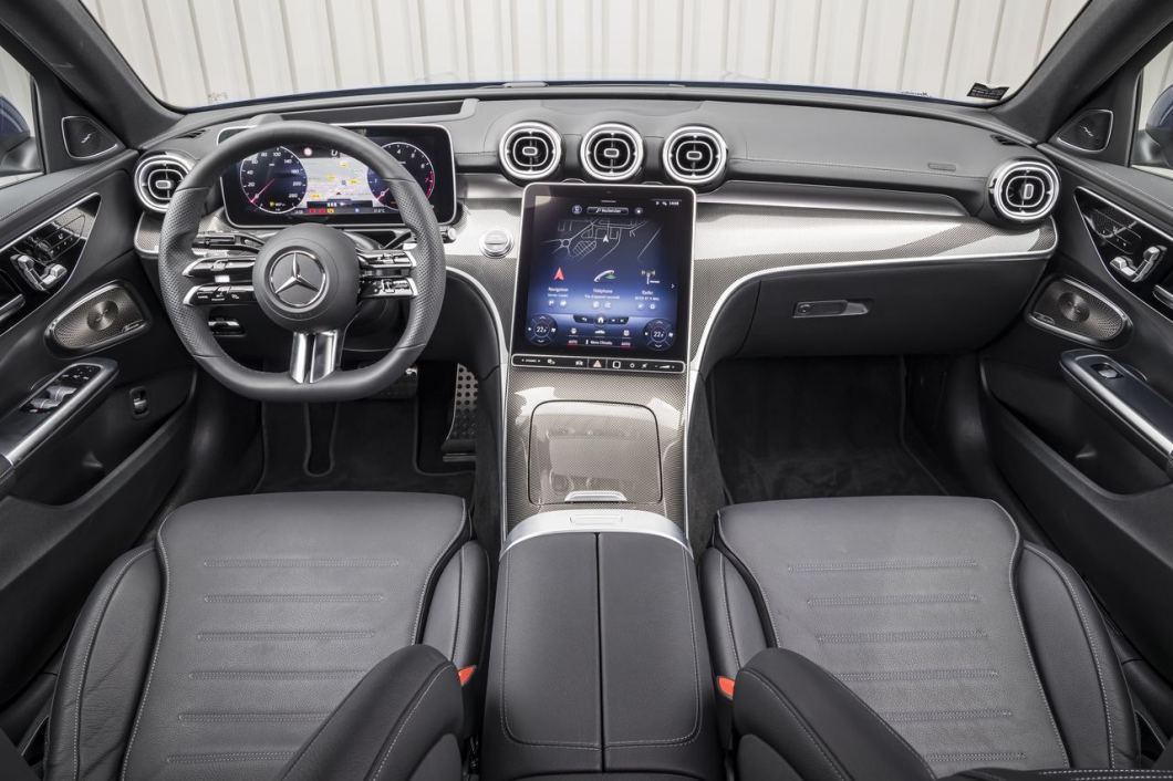 Mercedes-Benz A 250 E Business Solution Luxury Interiér