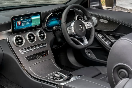 Miniaturansicht von Mercedes-Benz C 220 D 4MATIC Cabriolet Innere