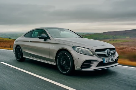Miniaturansicht von Mercedes-Benz C 220 D 4MATIC Coupe Vorderansicht