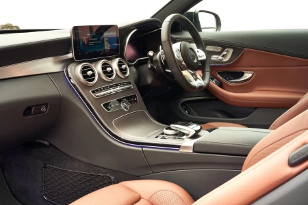 Miniaturansicht von Mercedes-Benz C 220 D 4MATIC Coupe Innere
