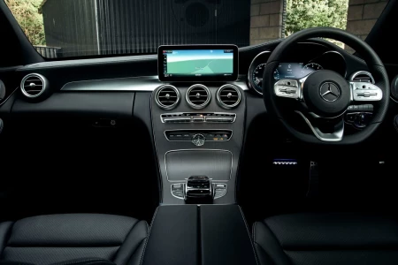 Miniaturansicht von Mercedes-Benz C 300 E Estate Business Solution AMG Innere