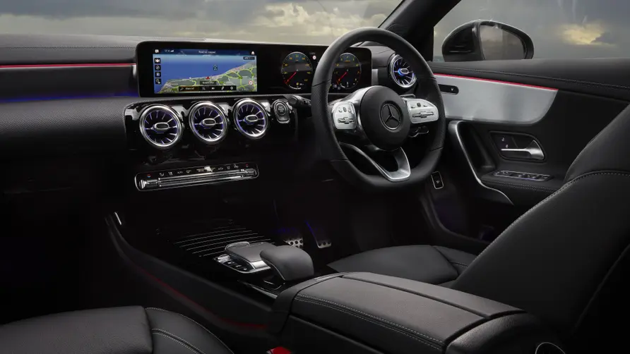 Mercedes-Benz CLA 200 D Shooting Brake Business Solution Innere