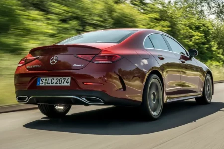 Miniaturansicht von Mercedes-Benz CLS 400 D 4MATIC Rückansicht